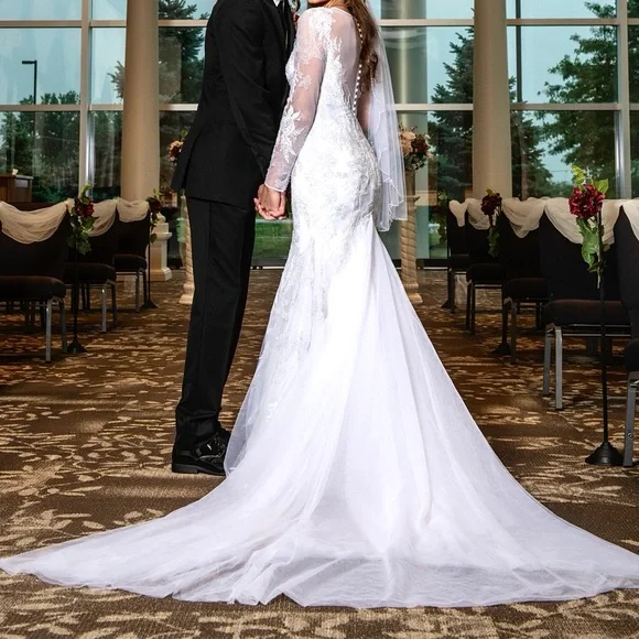 Oleg Cassini | Dresses | 220 Oleg Cassini Wedding Dress Not Altered Size 8  Mermaid Style | Poshmark